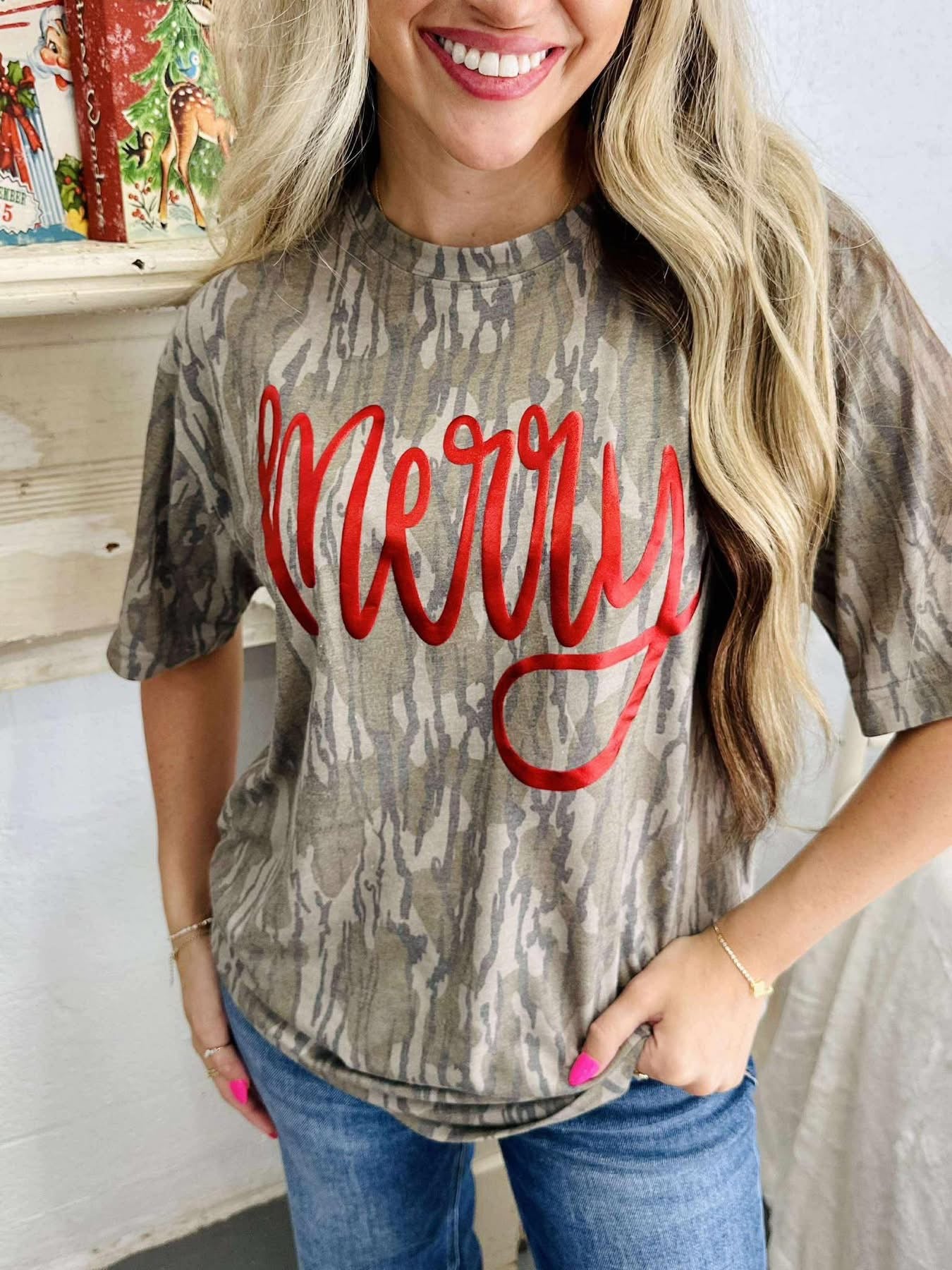 Mossy Oak Bottomland Camo Tee/Red Metallic Puff Indians PREORDER
