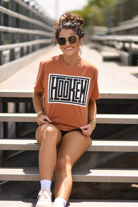 Hook Em Tee PREORDER